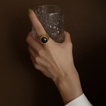 Load image into Gallery viewer, ONYX ΑΤΣΑΛΙΝΟ ΔΑΧΤΥΛΙΔΙ ΜΕ ΜΑΥΡΟ ΟΝΥΧΑ BESCR0020