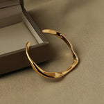 Load image into Gallery viewer, SCULPT ΒΡΑΧΙΟΛΙ ΧΕΡΙΟΥ ΟΡΕΙΧΑΛΚΟΥ ΧΕΙΡΟΠΕΔΑ BESCH0013