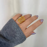 Load image into Gallery viewer, ΑΤΣΑΛΙΝΟ ΔΑΧΤΥΛΙΔΙ BESCR0060