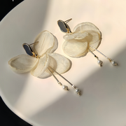 FIGURE ΑΤΣΑΛΙΝΑ ΣΚΟΥΛΑΡΙΚΙΑ BESCE0113