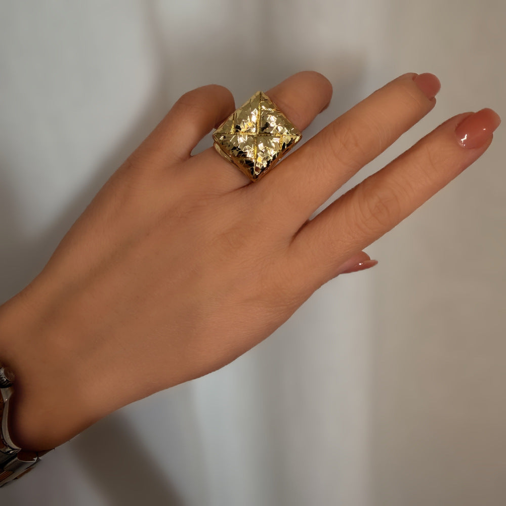 ΑΤΣΑΛΙΝΟ ΔΑΧΤΥΛΙΔΙ BESCR0206